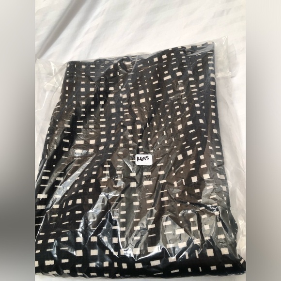 Theory Pencil Skirt Geometric Lines Black White Back Slit Unlined Size 0 - Picture 15 of 16